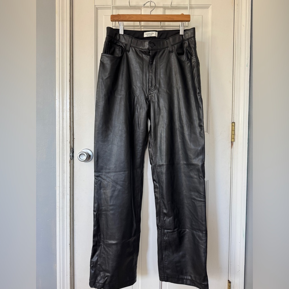 Abercrombie & Fitch Curve Love Ultra High Rise ‘90s Relaxed Vegan Leather Jeans
